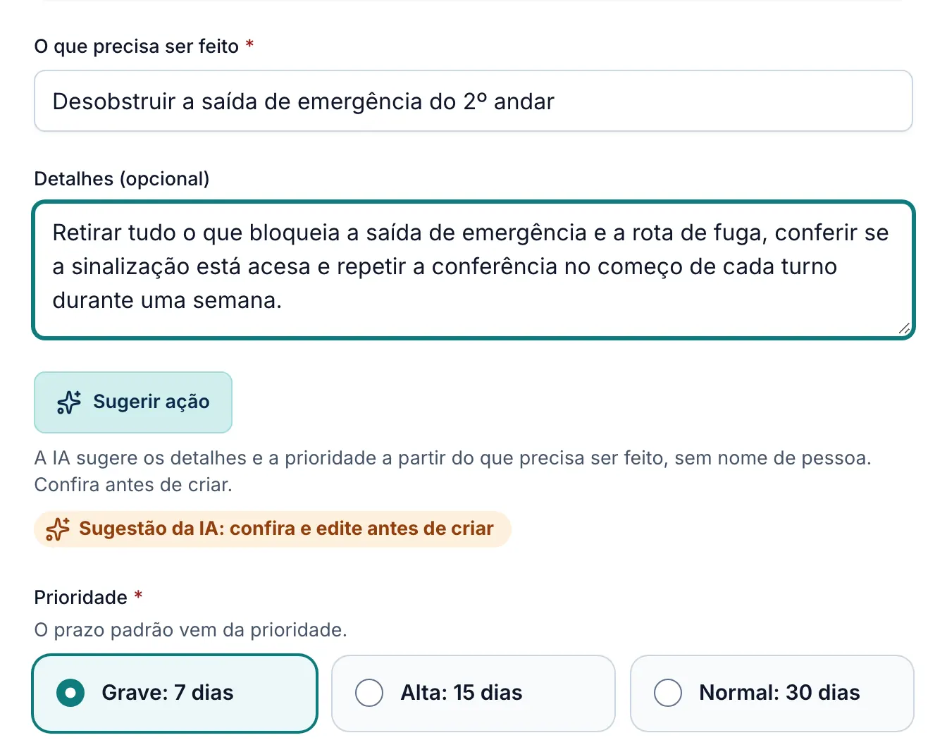 Formulário de ação nova com os detalhes e a prioridade preenchidos pela sugestão da IA, com o aviso para conferir e editar antes de criar
